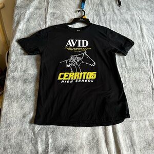 GILDAN AVID CERRITOS HIGH SCHOOL UNISEX SHORT SLEEVE T-SHIRT SZ LARGE